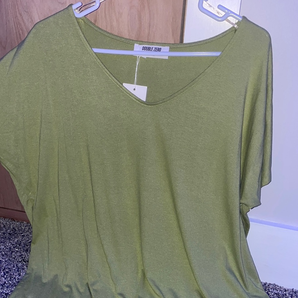 Green casual t-shirt!!